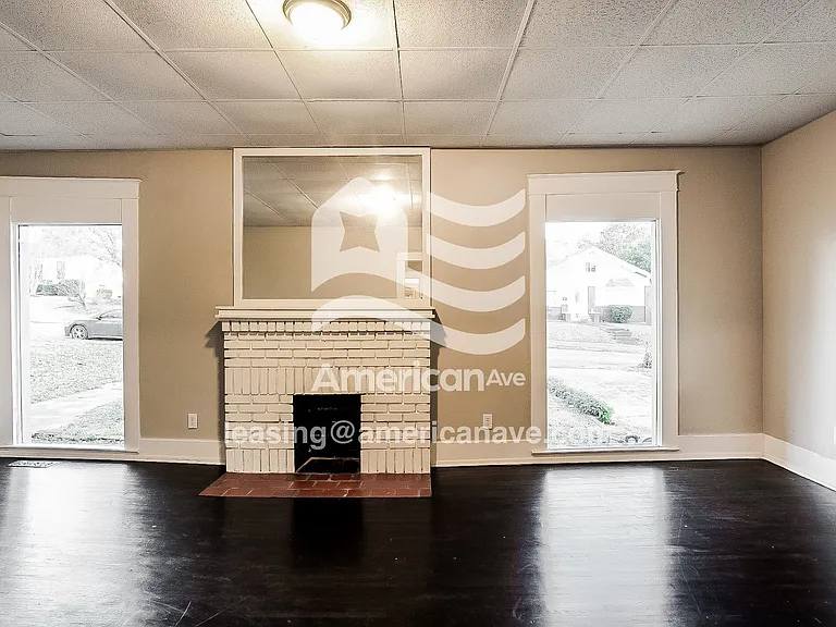 438476_003_wm_-_living_room_13469725.jpg