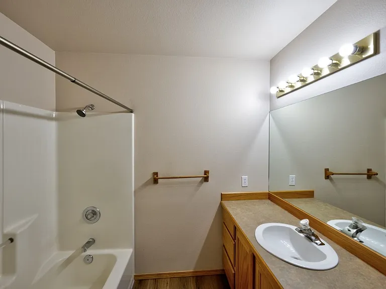 1133 NE Hidden Valley Dr #A-D — Photo 12