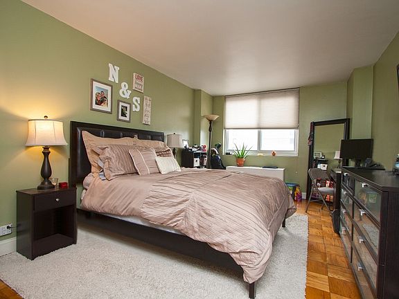 5th image of 345 E 93rd St #12F