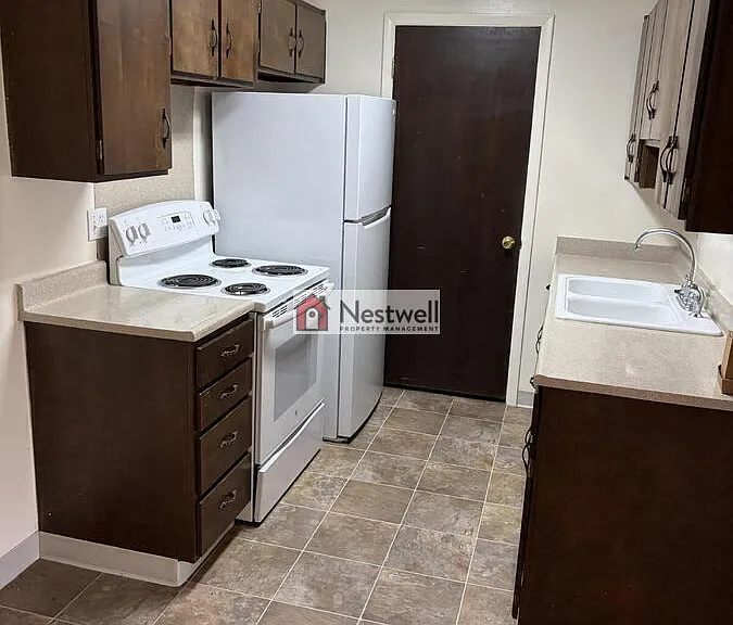 230 W Center St #14 — Photo 1