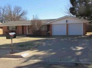224 Willowwood Ln, Levelland, TX 79336