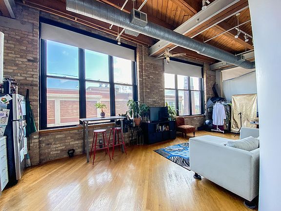 4th image of 1872 N Clybourn Ave APT 409