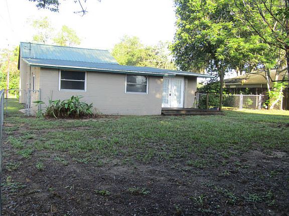 3rd image of 1 S Suwanee Ave