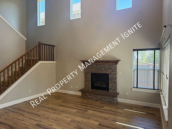5th image of 21365 Evelyn Pl