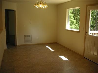 3rd image of 23324 33rd Pl NE