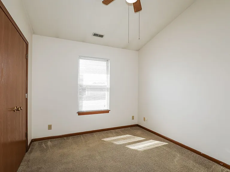 1001 Fannon Dr — Photo 58
