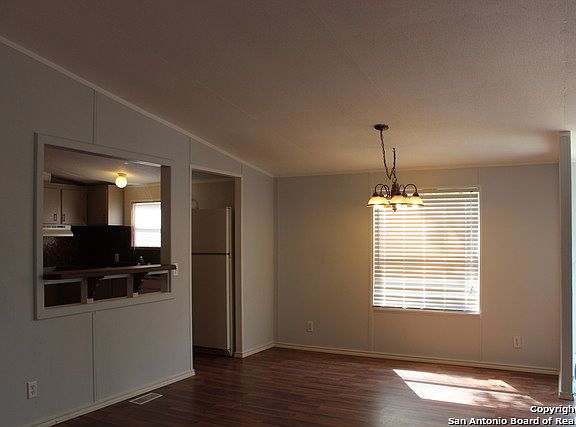 5th image of 231 Hickory Hill Dr
