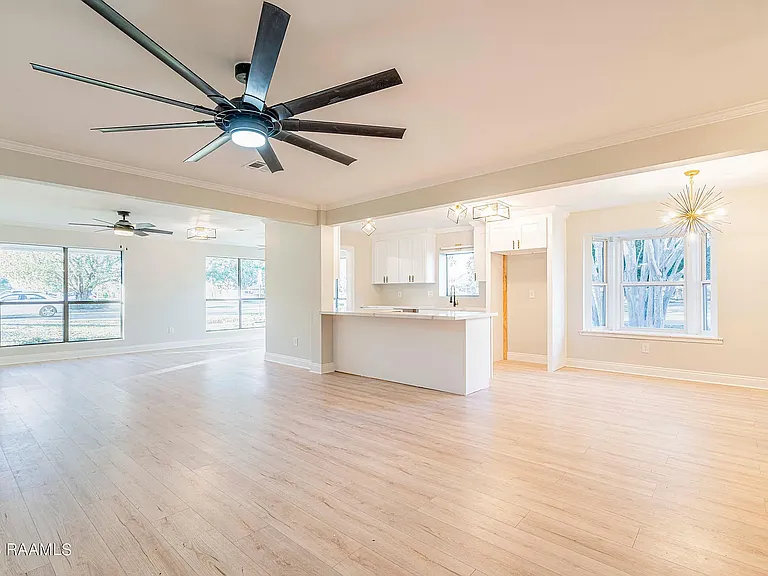 101 Van Dyke Ct — Photo 9