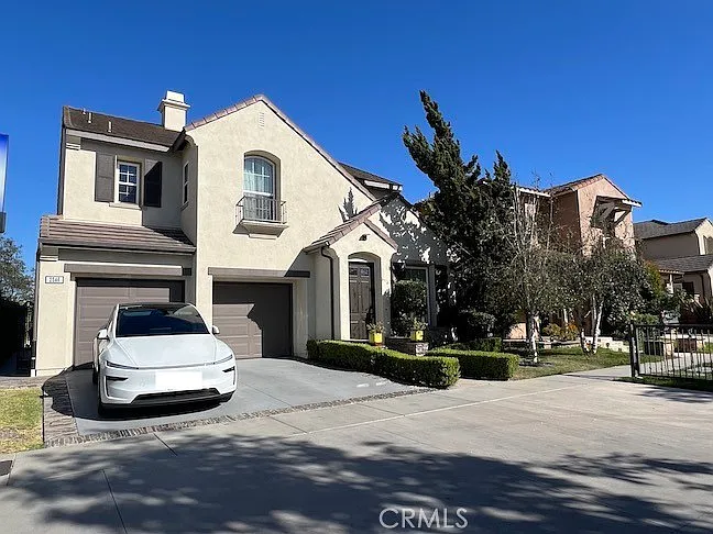 2546 Hibiscus St — Photo 2
