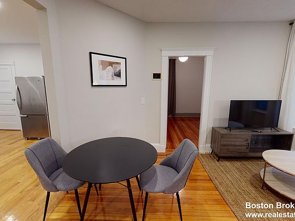 5th image of 19 Sudan St #1