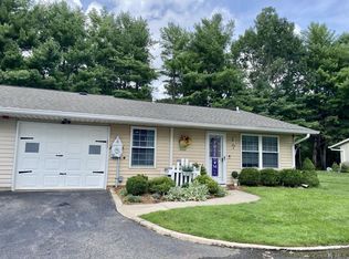 472 Darwen Dr, Ridge, NY 11961