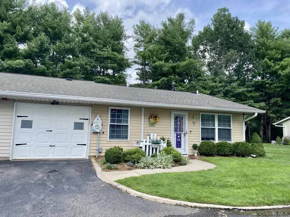 472 Darwen Drive, Ridge, NY 11961
