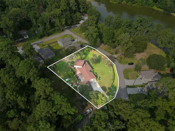 701 Saint Lawrence River Rd, Montgomery, TX 77316