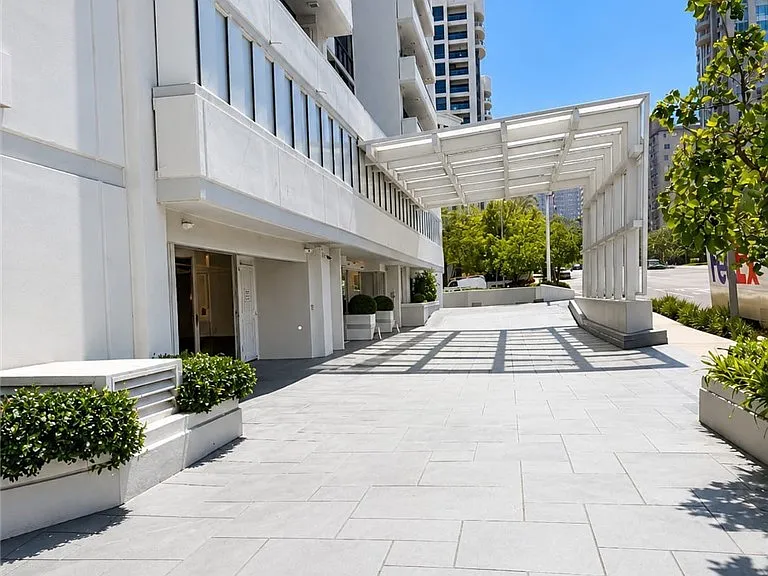 10660 Wilshire #309 — Photo 13
