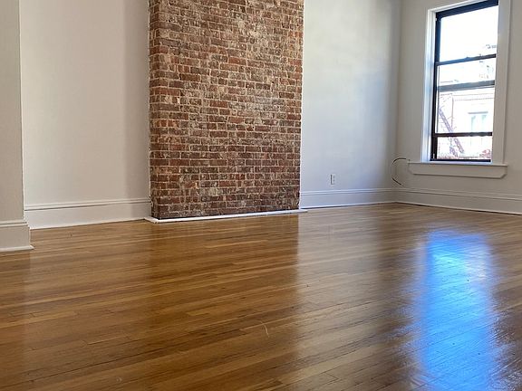 3rd image of 53 W 70th St #5RW