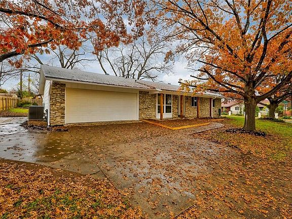 3rd image of 8412 Jamestown Dr