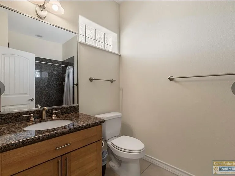 301 E Houston St #3202 — Photo 13