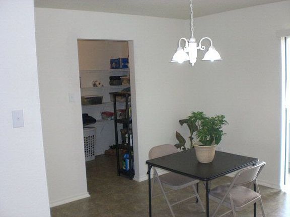 4th image of 618 Northhill Cir