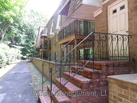 385-435 Oaklawn Ave #40 — Photo 5