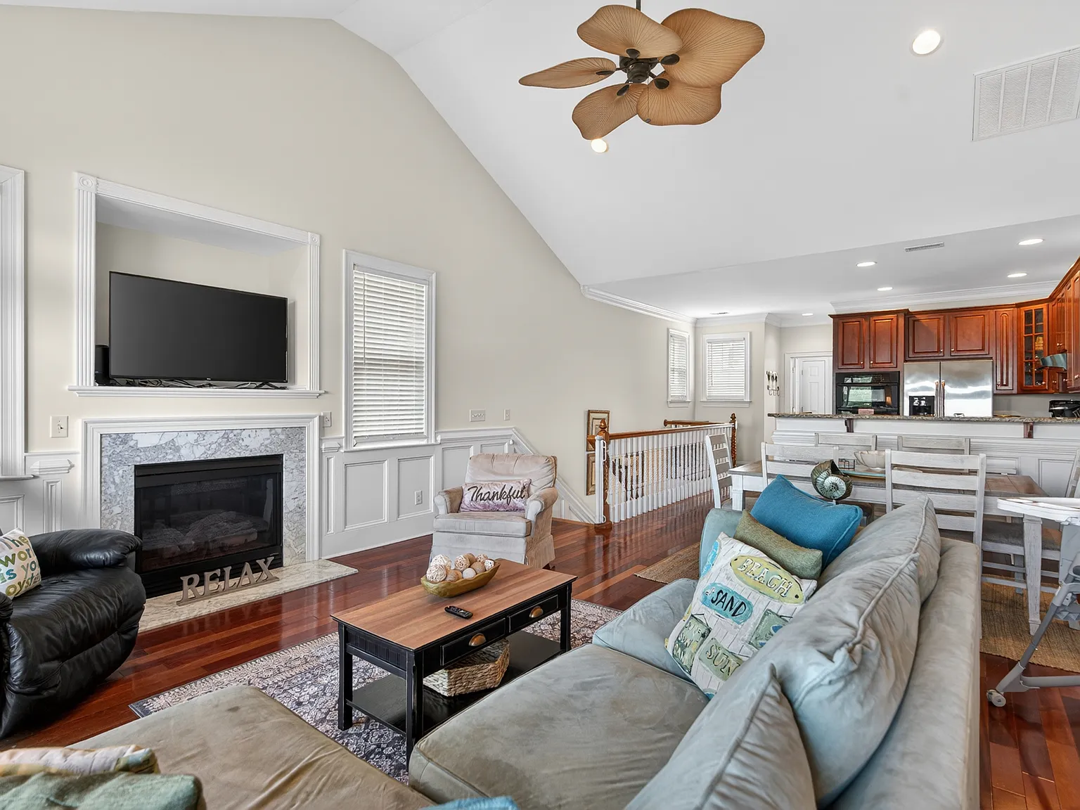 4 bed, 2001 sqft, $3,995 — Photo 4