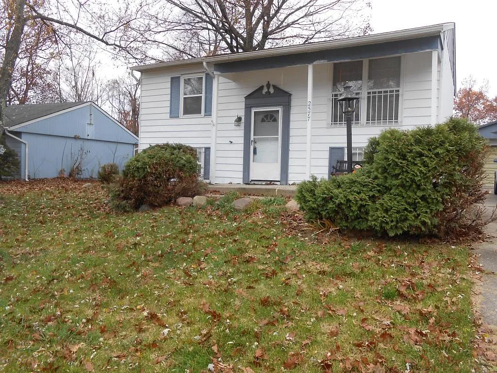 2577 Milverton Way photo 1