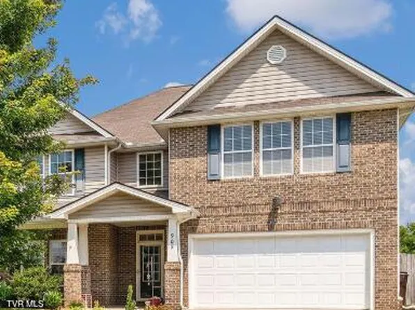 905 Denvers Ln, Piney Flats, TN 37686