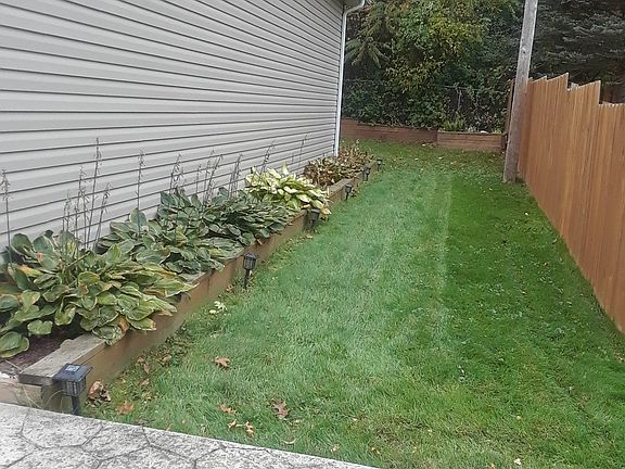 5th image of 690 Woodland Ave