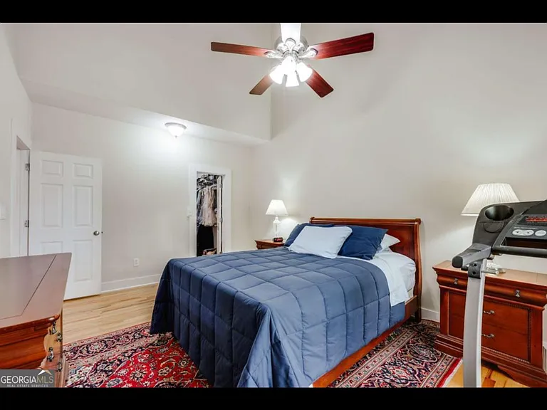90 Hart Ave — Photo 18