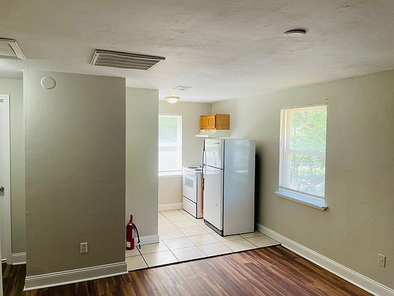 4th image of 1321 Volusia St APT C