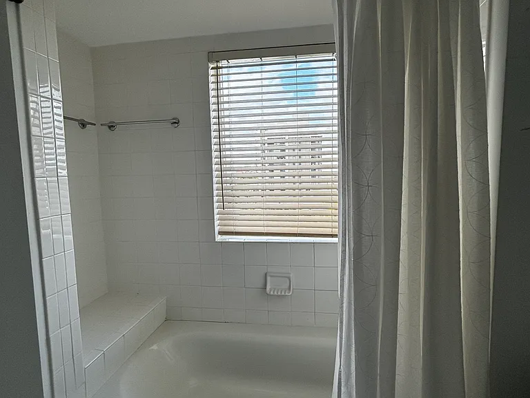 1627 SW 37th Ave #403 — Photo 15