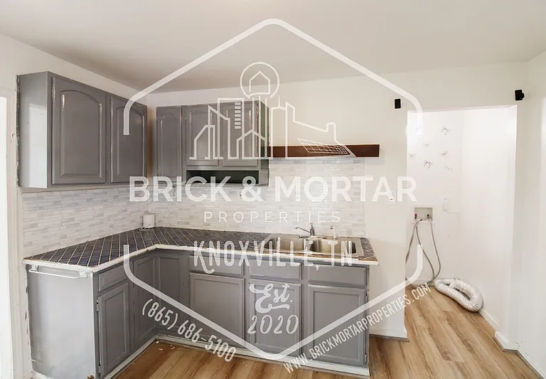 2417 Fillmore Ave — Photo 9