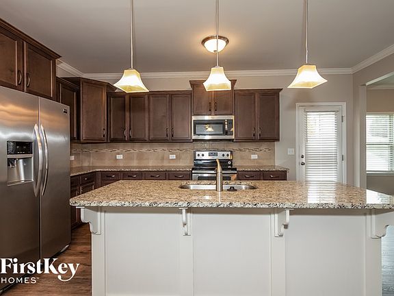5th image of 3600 Creekside Dr