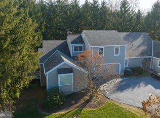 1977 Meadow Ln, Wyomissing, PA 19610