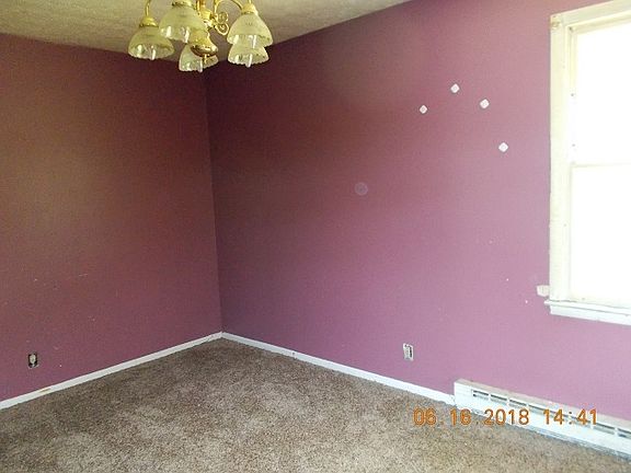 5th image of 440 Campbell Ave
