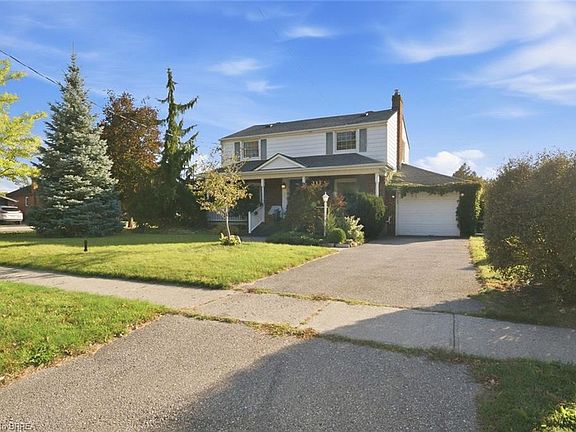 2nd image of 144 Saint George St