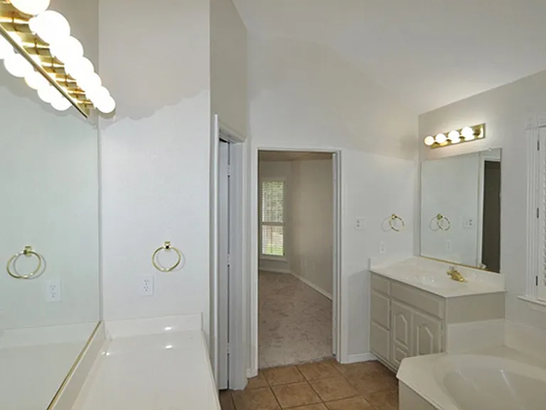 2767 Crystal Glenn Cir — Photo 18