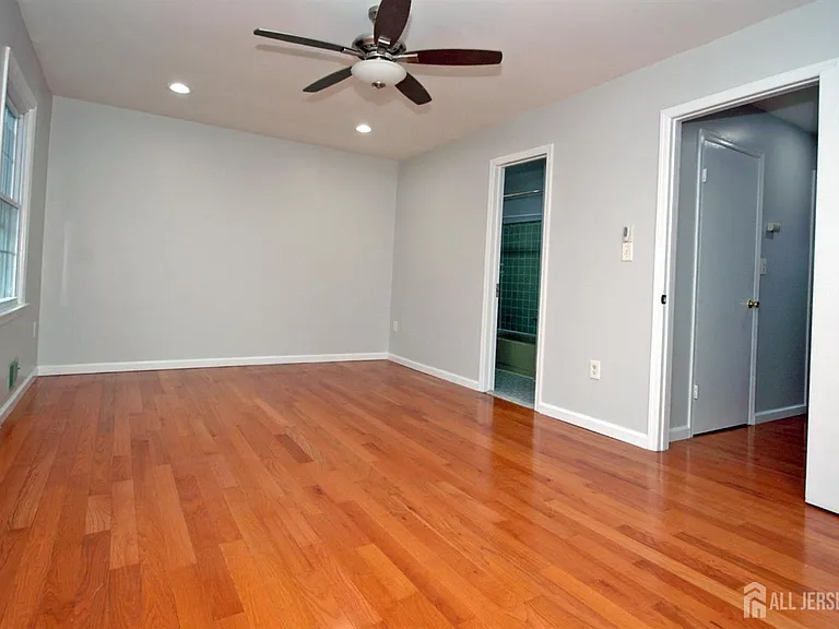 4 White Oaks Dr — Photo 27