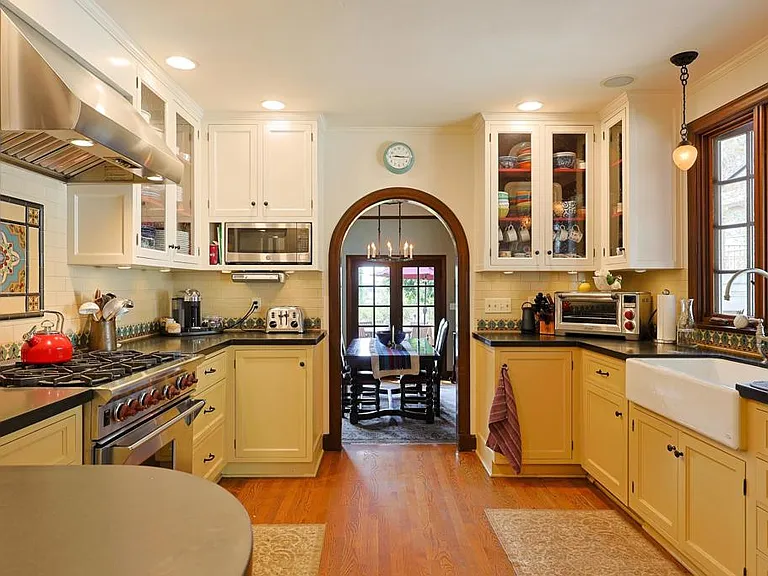 1027 Adella Ave — Photo 12