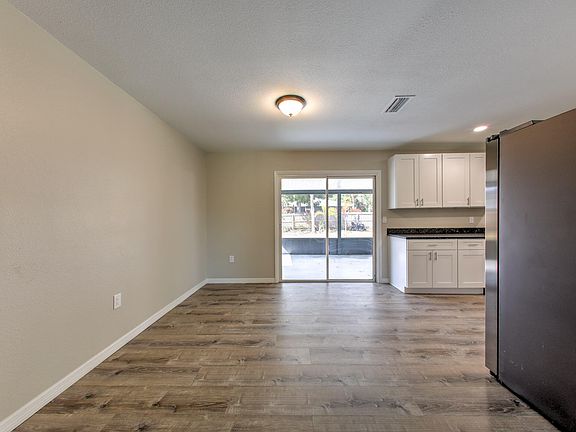 5th image of 5103 Sunset Boulevard