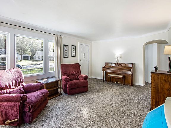 4th image of 2521 Glendale Blvd