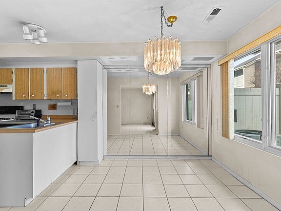 5th image of 60 Cottonwood Dr Unit 60