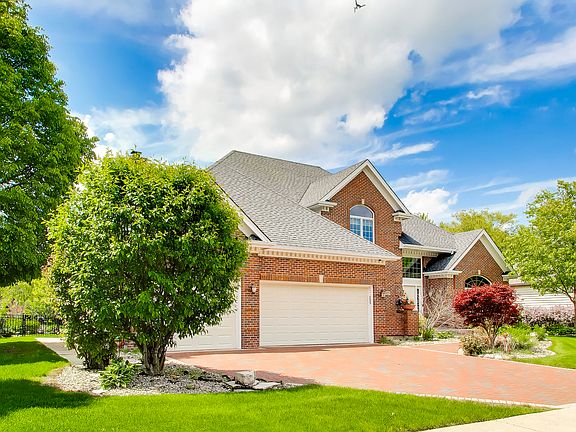 2nd image of 2615 Saddlebrook Dr