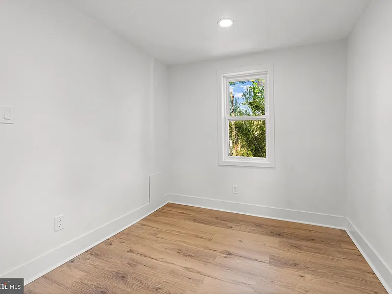 1019 President St — Photo 18