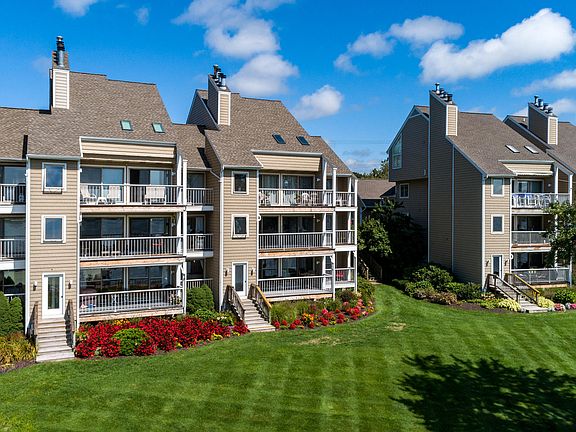 2nd image of 428 Howard Avenue #18