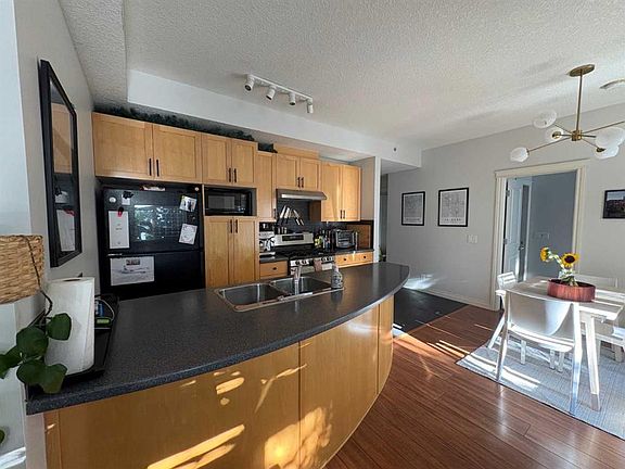 5th image of 910 W Centre Ave NE #229
