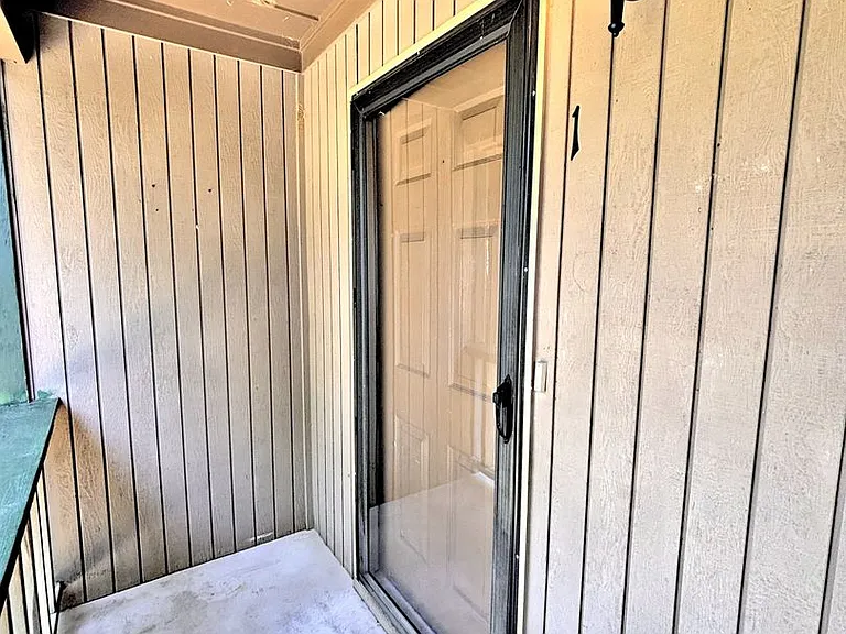 1702 Somerville Rd SE — Photo 3