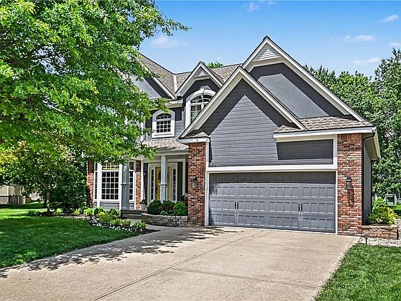 2nd image of 1561 Parkside Dr