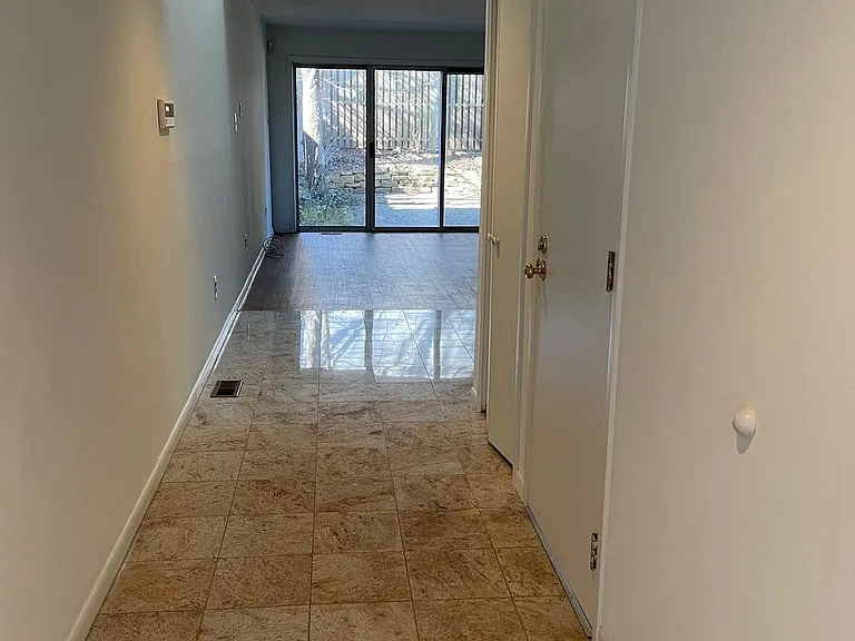 23 Richard Ct — Photo 4
