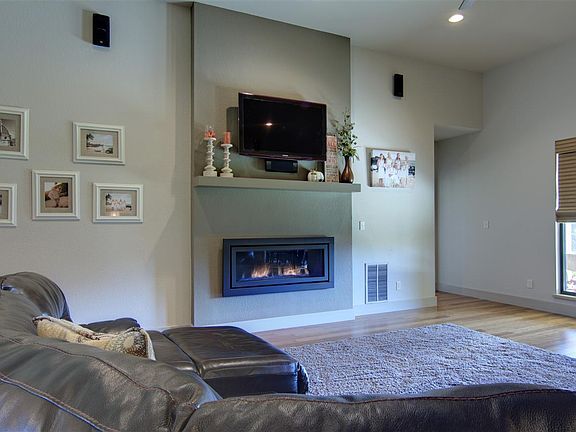 5th image of 25 Briarwood Cir