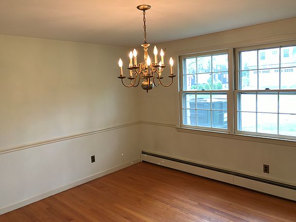 2nd image of 106 Southwood Dr